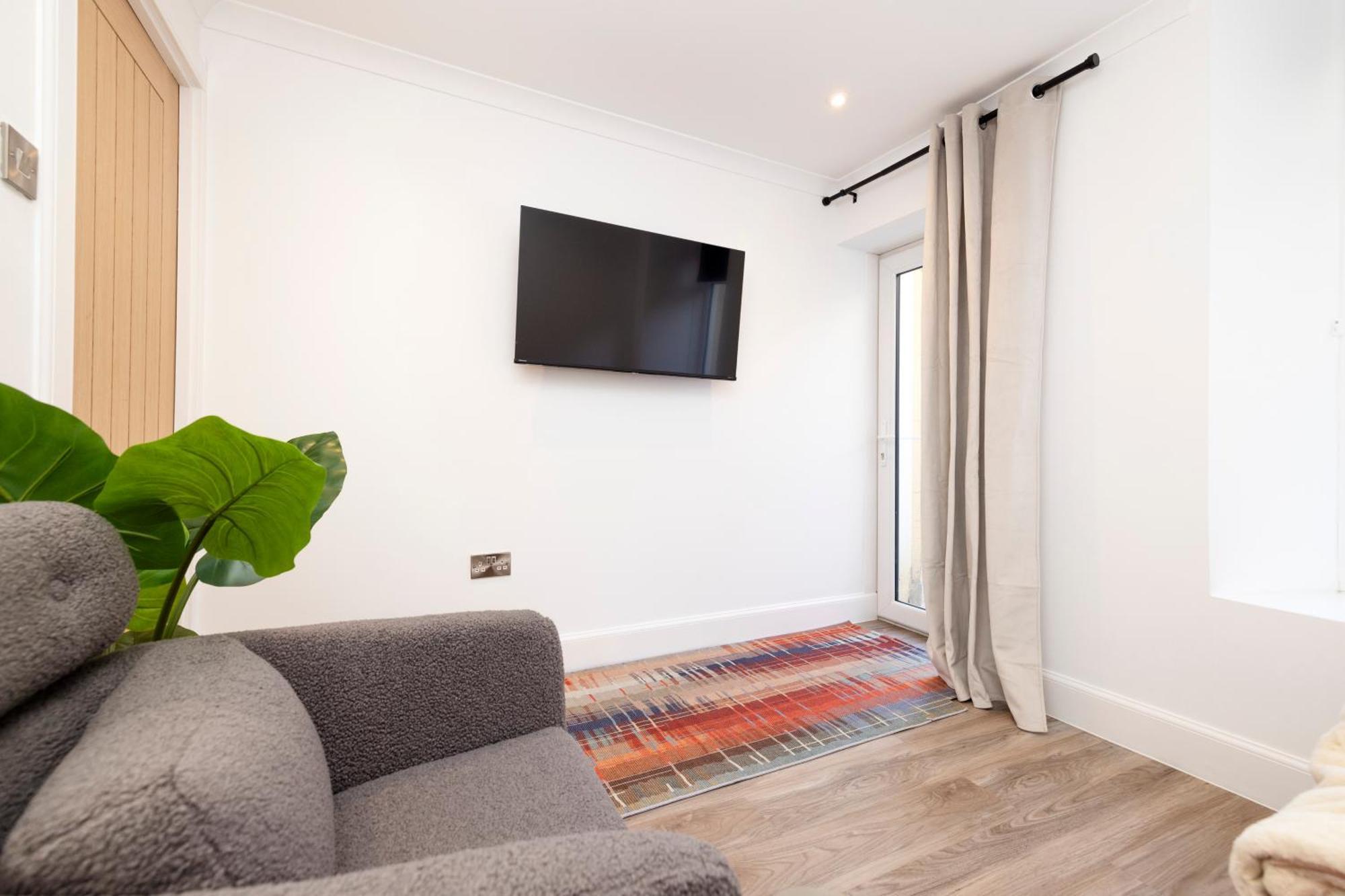 Joivy 3Br Flat In Haymarket With Free Parking Edynburg Zewnętrze zdjęcie