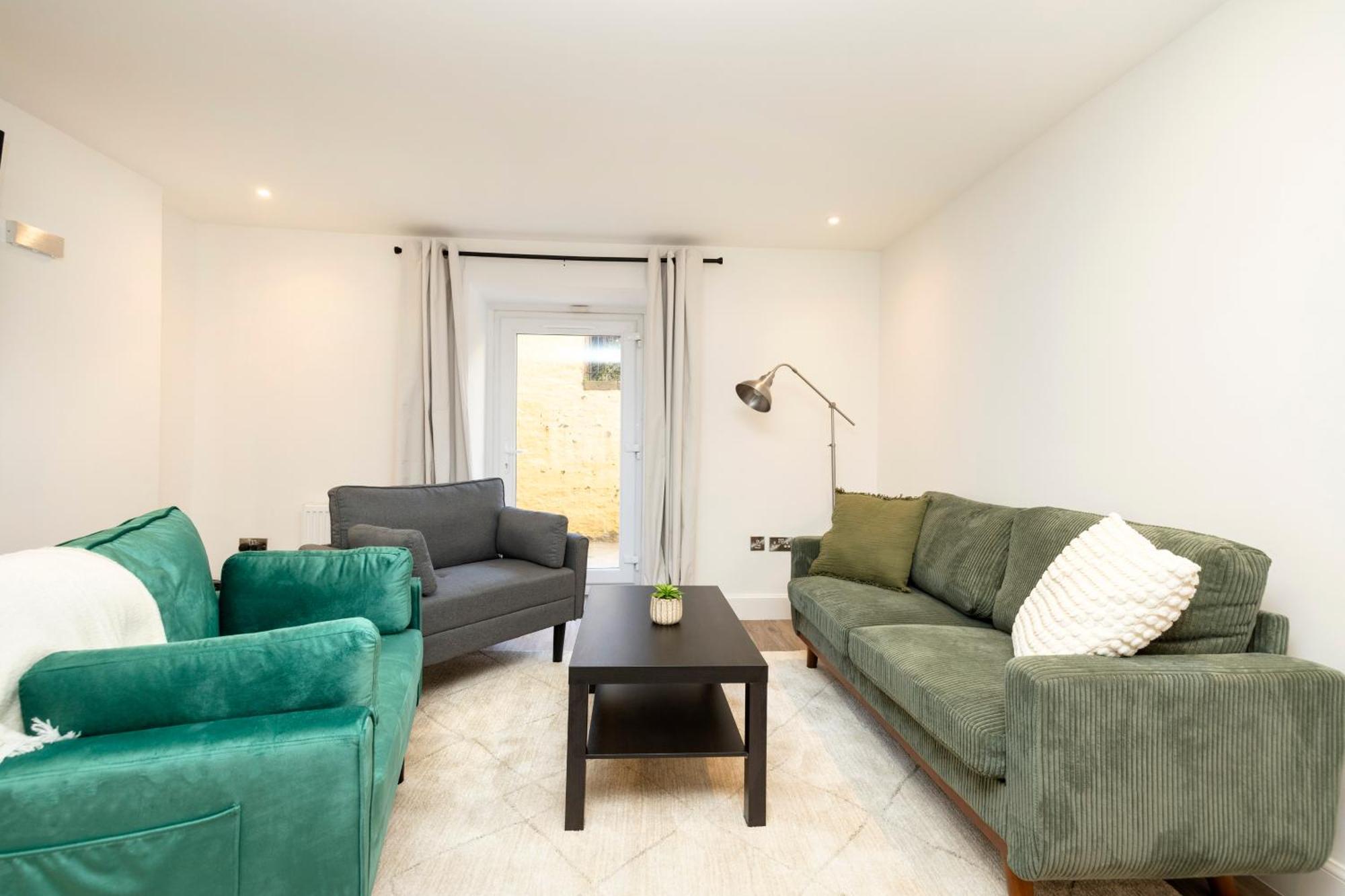 Joivy 3Br Flat In Haymarket With Free Parking Edynburg Zewnętrze zdjęcie